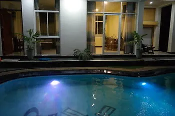 Romeo And Juliet Guest House 니곰보 3*,  스리랑카